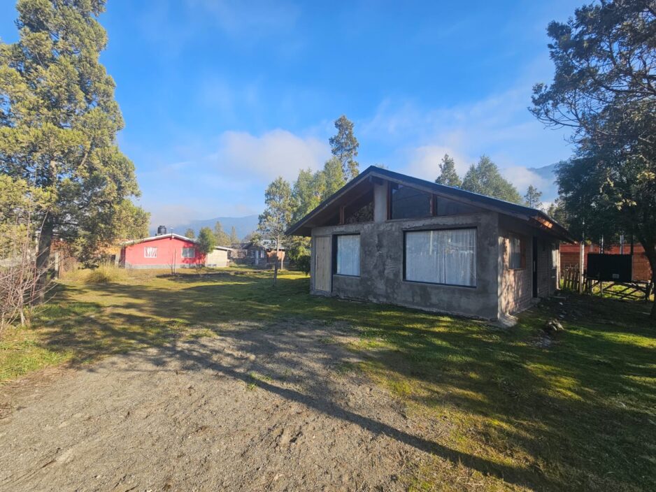 CASA EN VENTA – BARRIO ISLA CENTRO, LAGO PUELO